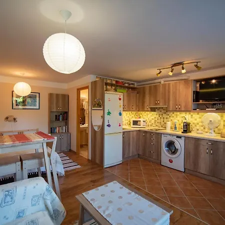 Apartment Francia Apartman *
